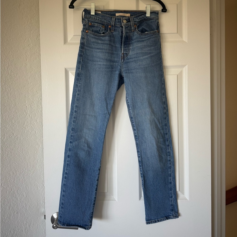 Levi’s Wedgie Straight Size 24